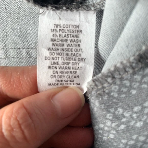 Elliott Lauren Pants. Snakeskin print. Size 6. - Picture 8 of 8